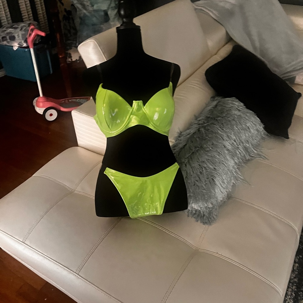 Bathing suit - Picture 4 of 4